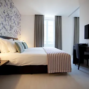 4* מלון Internacional Design